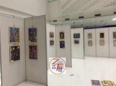 深圳展板解決方案 八棱柱展板出租、搭建與圖文設(shè)計一站式服務(wù)